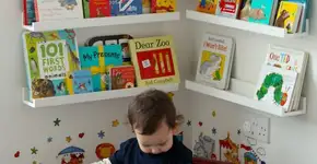 Dicas e inspirações para organizar os livros das crianças