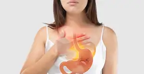 5 chás com respaldo científico que ajudam a aliviar os sintomas do refluxo