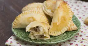 Pastel de forno fácil e saboroso com apenas 3 ingredientes
