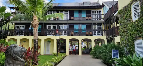 Vista dos quartos do Lions Dive Beach Resort