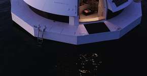 Suíte de luxo flutuante inspirada em James Bond está à venda por R$ 2,7 mi