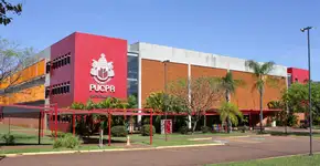 PUC-PR abre inscrições para bolsas sociais em cursos de graduação