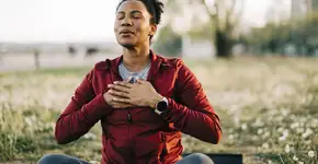 Respiração consciente por 5 minutos ao dia reduz ansiedade e melhora humor, aponta estudo