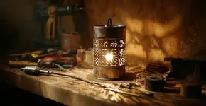 Latas que iriam para o lixo viram lindas peças de design