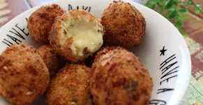 Bolinhas de Queijo Low Carb: pra se deliciar mesmo na dieta