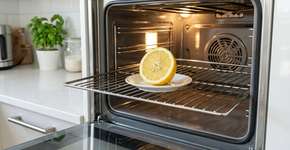 Colocar uma fatia de limão no forno desligado: para que serve e quando fazer isso
