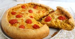 Empadão cremoso de cebola