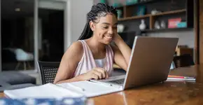 Estude idiomas em plataforma de cursos gratuitos