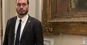 Justiça do Rio quebra sigilos fiscal e bancário de Carlos Bolsonaro