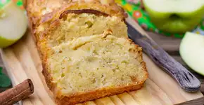 Bolo de maçã com canela