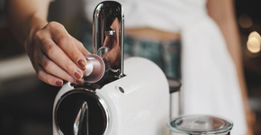 Tem máquina de café em casa? Especialista alerta para o perigo invisível que quase ninguém sabe