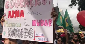 Sindicato chama de esquerdopatas escolas que apoiam manifestações