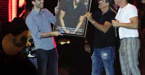 Wesley Safadão faz homenagem a Gabriel Diniz e emociona fãs no Recife