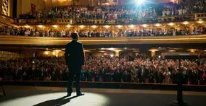 Professor de oratória explica como fazer um discurso arrasador