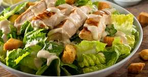 Salada Caesar: clássica, deliciosa e fácil de preparar