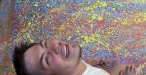 Artista plástico brasileiro com síndrome de Down expõe na Itália