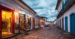 Um passeio a pé por Paraty que vai te transportar no tempo!