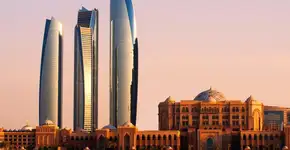 7 oportunidades de emprego para brasileiros nos Emirados Árabes