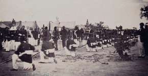 Mostra traz fotos de 150 anos de guerra