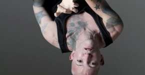 Sesc Pinheiros recebe espetáculo “Prêt-à-Porter de Vísceras”