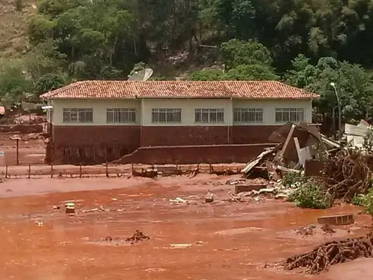 Após o desastre, veja como ficou a região em que estava a casa da família