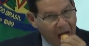 Mourão vira meme após caras e bocas em vídeo de reunião ministerial