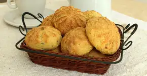 Faça uma deliciosa broa para o café da manhã em 15 minutos