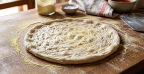 Os pizzaiolos concordam: “A massa de pizza não fica melhor com azeite, ela se transforma com uma mistura de água gelada e farinha de semolina”