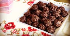 Brigadeiro vegano com leite condensado caseiro especial