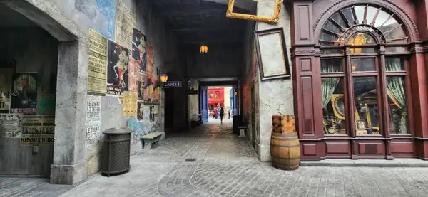 Chama a atenção a perfeição dos cenários