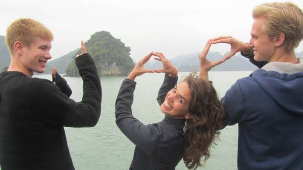 100 em Halong Bay, Vietnã