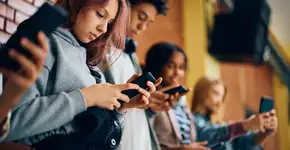 OMS pode incluir uso excessivo das redes sociais como novo CID