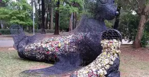 Zoo Urbano tem esculturas de recicláveis com opção de interação