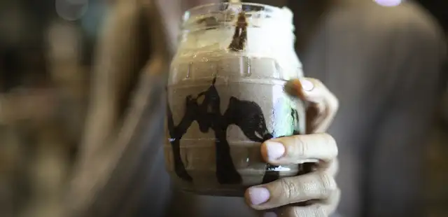 Veja como fazer milk shake caseiro super cremoso e sem sorvete