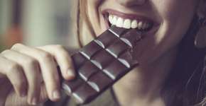 Chocolate suíço promete aliviar cólicas menstruais