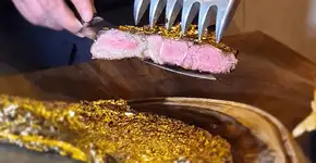 Quanto custa a carne com ouro provada por jogadores da seleção?