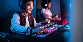 Hora do Código: aprenda programação do zero em mais de 100 atividades com música, games e IA