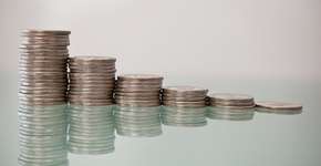 Mulheres trabalham mais e recebem menos ao longo da vida