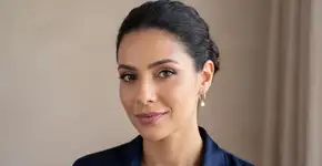 Os brincos que iluminam o rosto e estão aparecendo em todos os looks elegantes de 2026