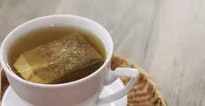 O chá cheio de flavonoides que baixa o colesterol e protege o coração