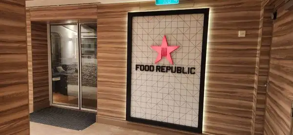 Food Republic, um dos restaurantes de especialidades do navio