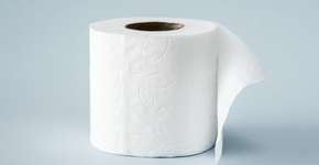 Saiba por que só existe um jeito certo de colocar o papel higiênico no suporte