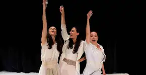 Coletivo Pedra Rubra apresenta espetáculo sobre a realidade das mulheres em diferentes momentos da Humanidade