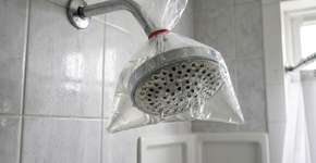 O chuveiro fica descalcificado em uma hora com o truque do saco plástico para congelar