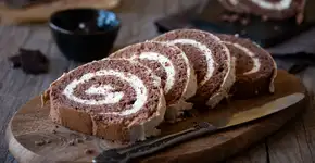 Rocambole de prestígio: chocolate e coco em uma só delícia