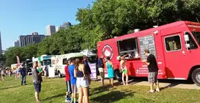 Praça Heróis da FEB recebe mais uma edição do Arena Food Truck