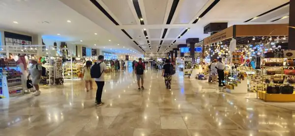 Área do terminal de cruzeiros do Porto Rashid