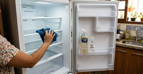 Por que você deve passar um pano com vinagre na geladeira antes de guardar as compras do mês