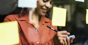 Projeto Ouse Transformar premia estudantes pretos com cursos de comunicação e marketing