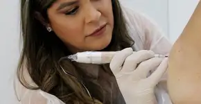 Clínica oferece micropigmentação gratuita após tratamento de câncer